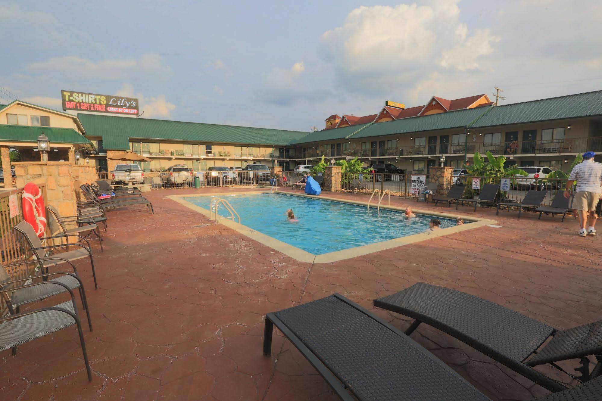 Mountain Breeze Motel Pigeon Forge Buitenkant foto