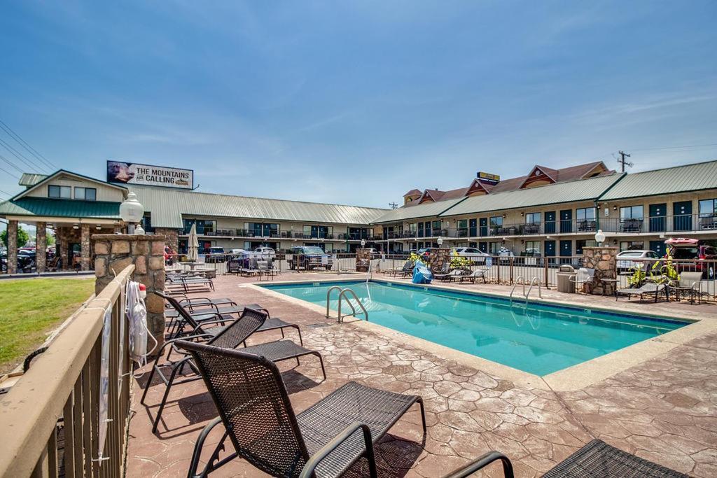 Mountain Breeze Motel Pigeon Forge Buitenkant foto